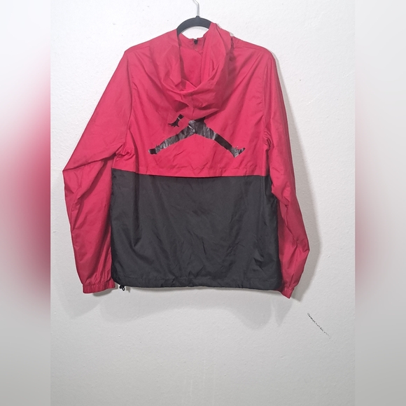 Nike Air Jordan Essentials Woven Men's Jacket in Red and Black, Size M. - Picture 3 of 16